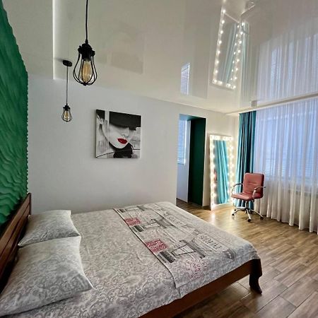 Studio Apartment Center Кременчуг Экстерьер фото